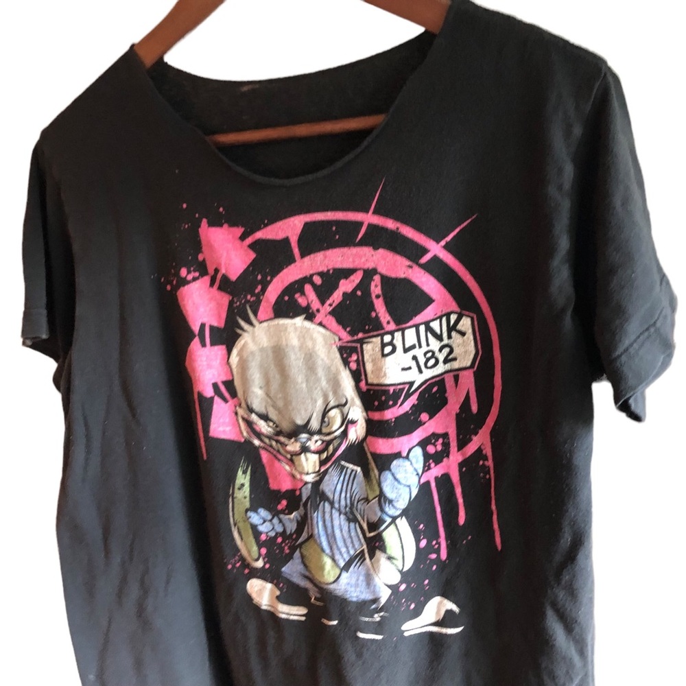VTG Blink 182 bunny T-shirt